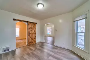 1019 Woodbridge St, Jackson, MI 49203 - Photo 7