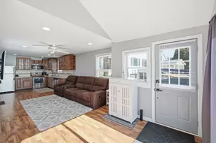 298 Ackerson Lake Dr, Jackson, MI 49201 - Photo 9