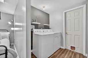 560 Paris Ave, Lansing, MI 48910 - Photo 17