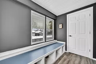 560 Paris Ave, Lansing, MI 48910 - Photo 1