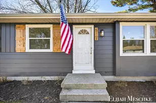 519 Faircrest Ave NW, Grand Rapids, MI 49534 - Photo 3