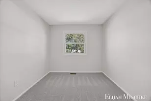 519 Faircrest Ave NW, Grand Rapids, MI 49534 - Photo 21