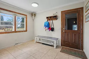 908 Galyn St, Sturgis, MI 49091 - Photo 5