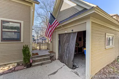 921 Fairmount Street SE, Grand Rapids, MI 49506 - Photo 9