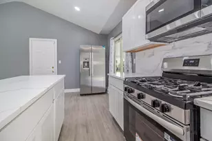 8650 Cedar Ct, Ypsilanti, MI 48198 - Photo 9