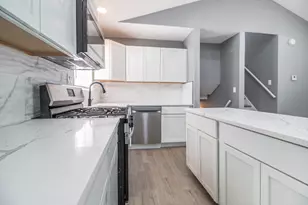 8650 Cedar Ct, Ypsilanti, MI 48198 - Photo 13