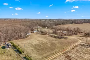 2722 Woodsview Dr, Hillsdale, MI 49242 - Photo 11