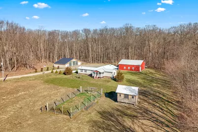 2722 Woodsview Drive, Hillsdale, MI 49242 - Photo 9