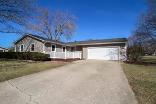 708 Wilshire Dr, Sturgis, MI 49091 - Photo 1