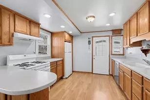 2412 Sonora St, Kalamazoo, MI 49004 - Photo 5