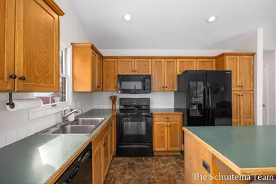 2860 104th Avenue, Zeeland, MI 49464 - Photo 11