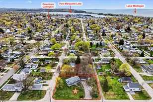 709 New William St, Ludington, MI 49431 - Photo 3