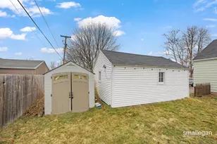 1811 Fremont Ave NW, Grand Rapids, MI 49504 - Photo 33