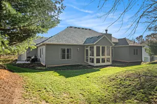 1969 Oak Hollow Rd NW, Grand Rapids, MI 49504 - Photo 29