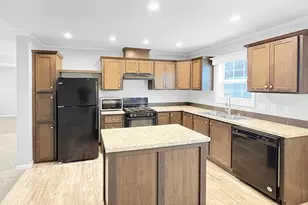 12717 Templewood Dr, Wayland, MI 49348 - Photo 3