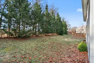 10108 Castle Creek Cir, Galesburg, MI 49053 - Photo 27