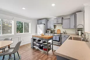 10108 Castle Creek Cir, Galesburg, MI 49053 - Photo 11