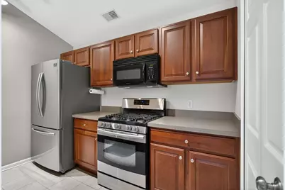 758 W Barrington Circle, Jackson, MI 49203 - Photo 3