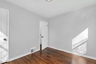 8449 Penrod St, Detroit, MI 48228 - Photo 17