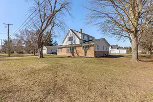 1643 Aberdeen St NE, Grand Rapids, MI 49505 - Photo 3