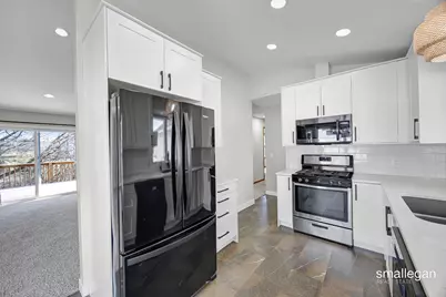 812 N Valley Avenue, Fremont, MI 49412 - Photo 5