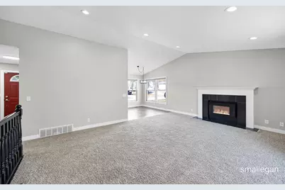 812 N Valley Avenue, Fremont, MI 49412 - Photo 11