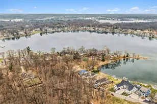 1605 S Crooked Lake Dr, Kalamazoo, MI 49009 - Photo 9