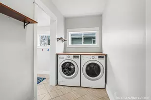 209 W 15th St, Holland, MI 49423 - Photo 17