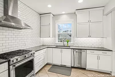 209 W 15th Street, Holland, MI 49423 - Photo 11