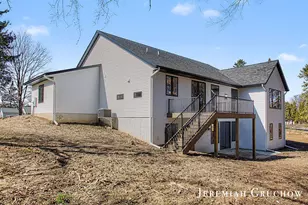 2160 Engleside Dr SE, Grand Rapids, MI 49546 - Photo 43