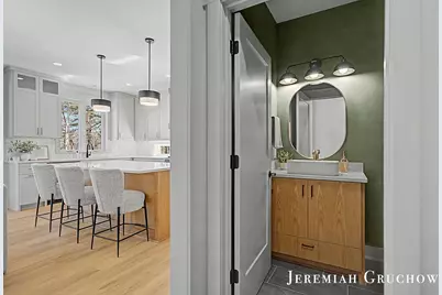 2160 Engleside Drive SE, Grand Rapids, MI 49546 - Photo 9