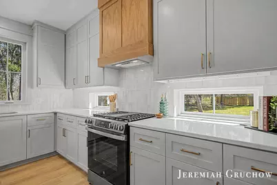 2160 Engleside Drive SE, Grand Rapids, MI 49546 - Photo 33