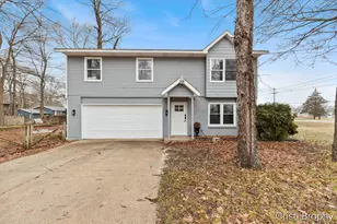 952 Woodside Dr, Holland, MI 49424 - Photo 1