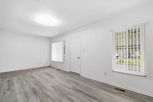 18428 Brady, Bedford, MI 48240 - Photo 3