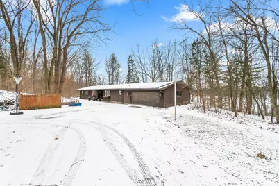 3671 Wildwood Court, Hillsdale, MI 49242 - Photo 5