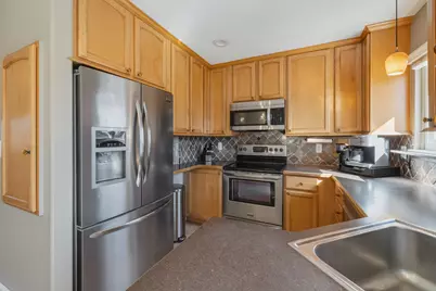 8860 Cherrylawn Drive, Sterling Heights, MI 48313 - Photo 9