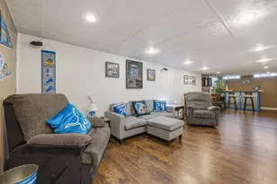 8860 Cherrylawn Dr, Sterling Heights, MI 48313 - Photo 17