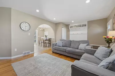 8860 Cherrylawn Drive, Sterling Heights, MI 48313 - Photo 7