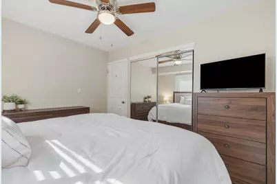 8860 Cherrylawn Drive, Sterling Heights, MI 48313 - Photo 13