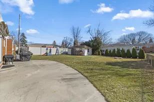 8860 Cherrylawn Dr, Sterling Heights, MI 48313 - Photo 31