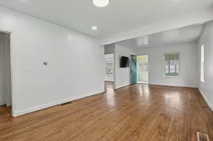 234 W Pleasant St, Watervliet, MI 49098 - Photo 9