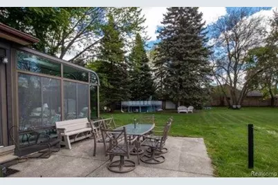 28418 Walker Avenue, Warren, MI 48092 - Photo 13