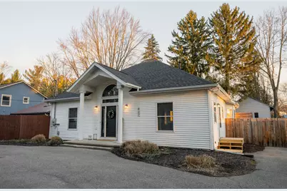 427 Lamoreaux Drive NW, Comstock Park, MI 49321 - Photo 3