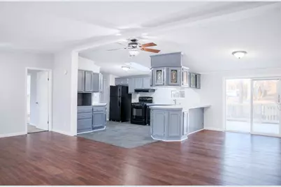 141 N Mason Avenue N, Battle Creek, MI 49037 - Photo 3