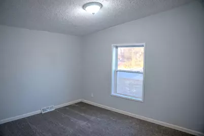 141 N Mason Avenue N, Battle Creek, MI 49037 - Photo 13