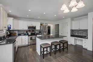 9180 Yorkshire Dr, Saline, MI 48176 - Photo 13