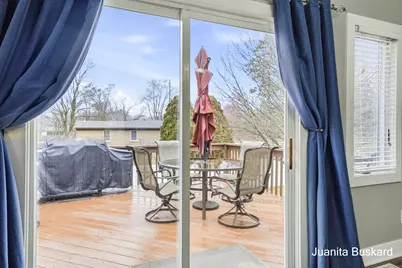 5211 Virginia Lane SW, Wyoming, MI 49418 - Photo 11