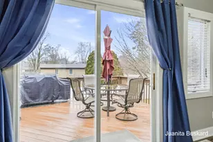 5211 Virginia Ln SW, Wyoming, MI 49418 - Photo 11