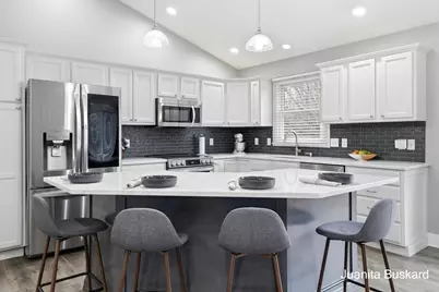 5211 Virginia Lane SW, Wyoming, MI 49418 - Photo 7