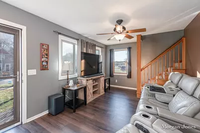 187 Washington Street, Saranac, MI 48881 - Photo 5